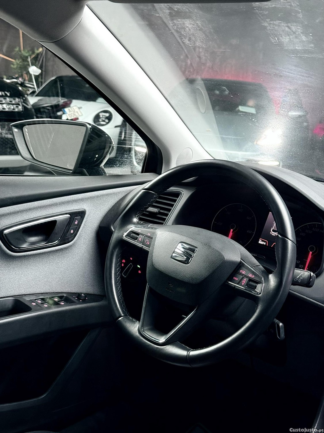SEAT Leon 1.6 tdi — fotografia 3