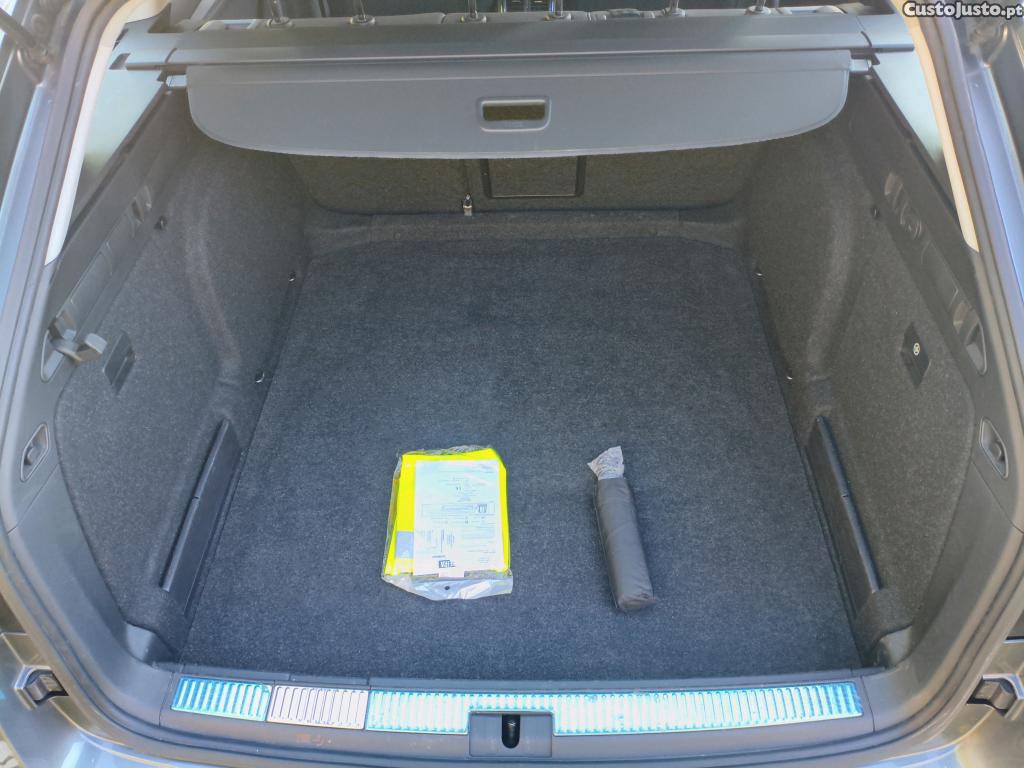 Skoda Superb Break 2.0 TDI Ambition DSG 150cv — fotografia 18