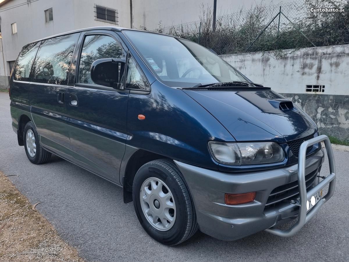 Mitsubishi Space Gear 7 lugares — fotografia 6