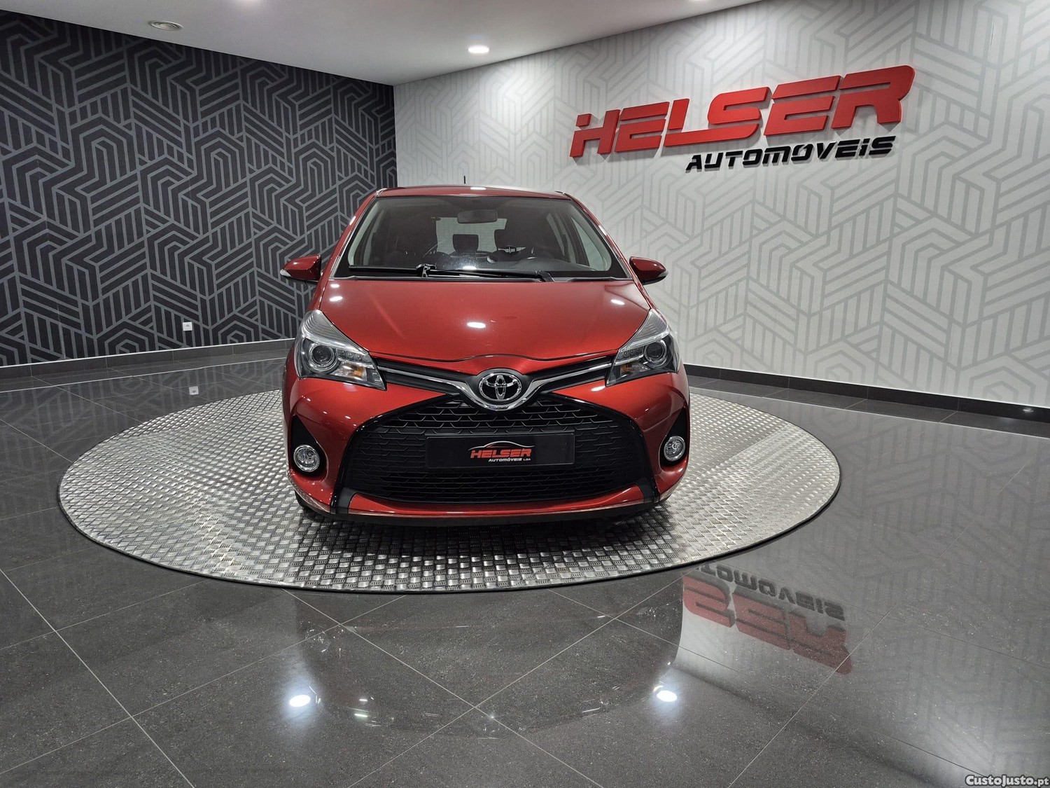 Toyota Yaris 1.3 VVT-i Comfort - 16 foto 2