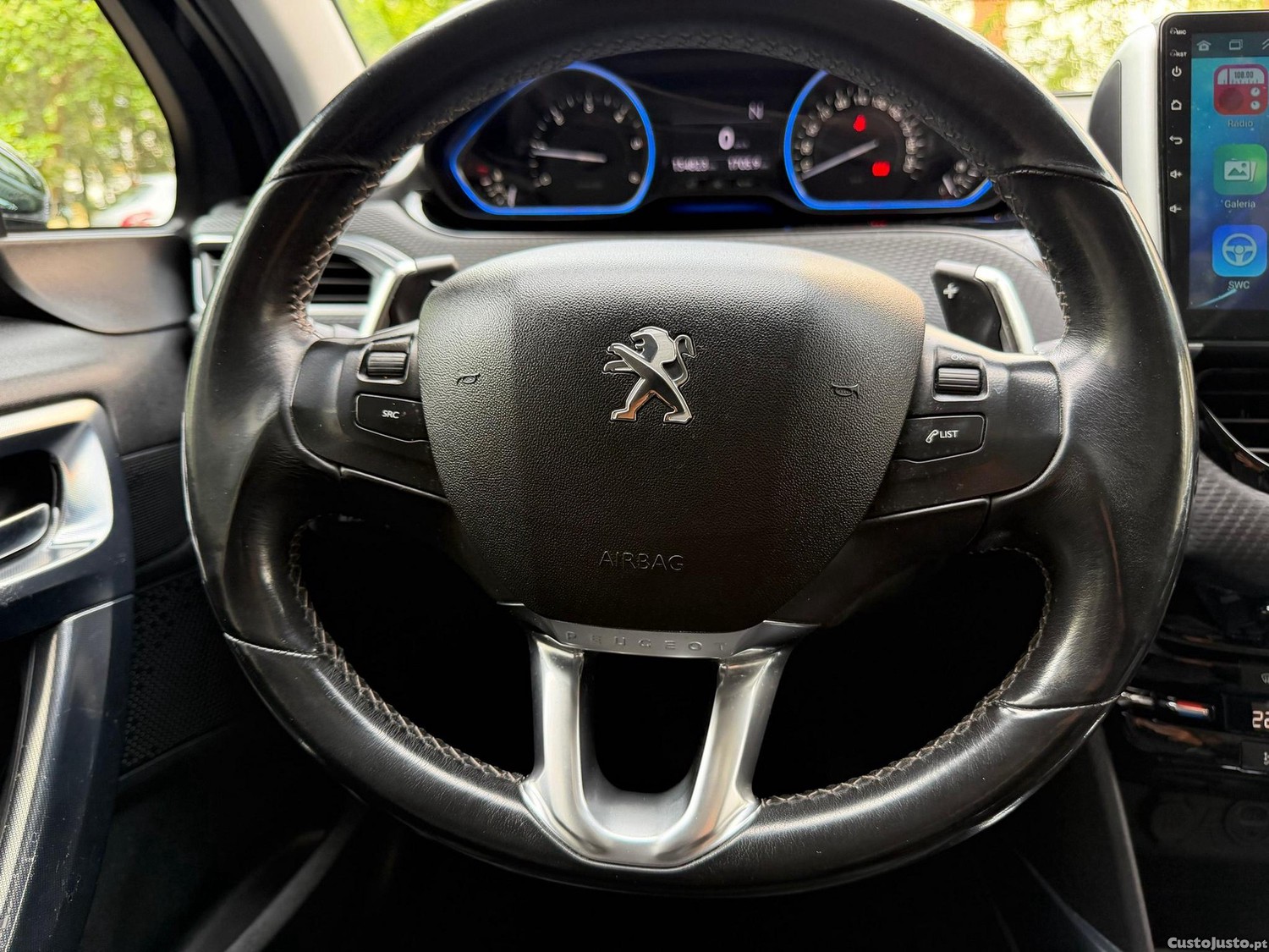 Peugeot 2008 1.6 e-HDi Allure 2-Tronic — fotografia 14