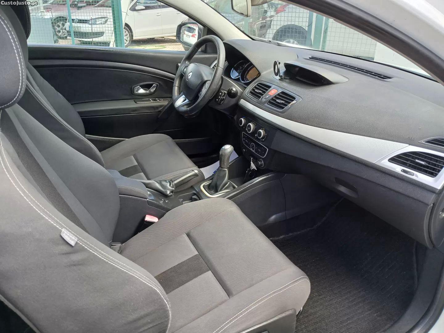 Renault Mégane 1.5 dci dynamique — fotografia 5