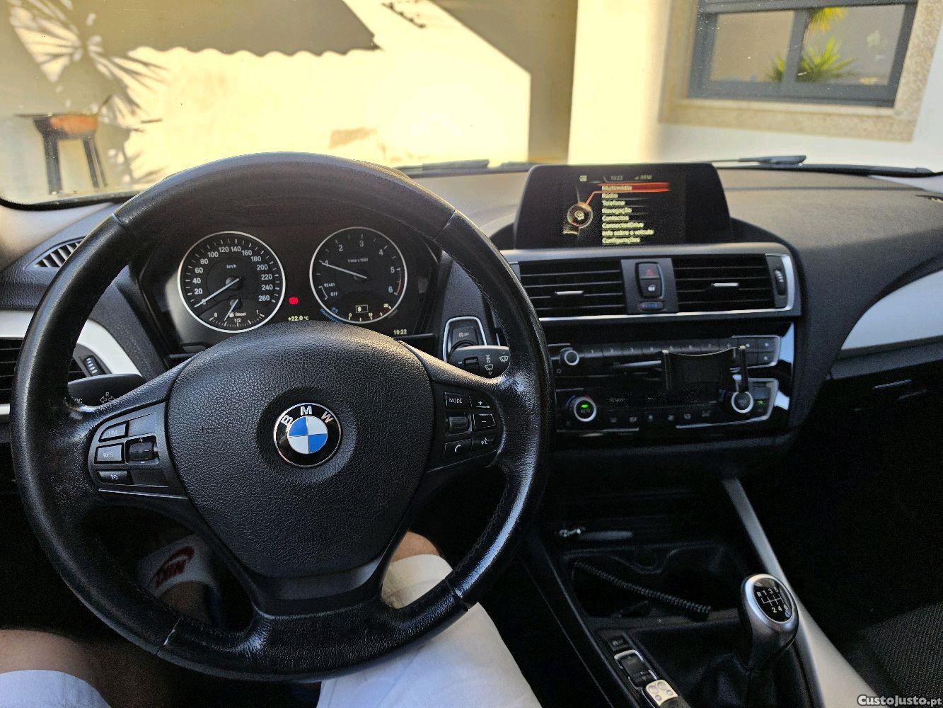 BMW 116 d cv — fotografia 4