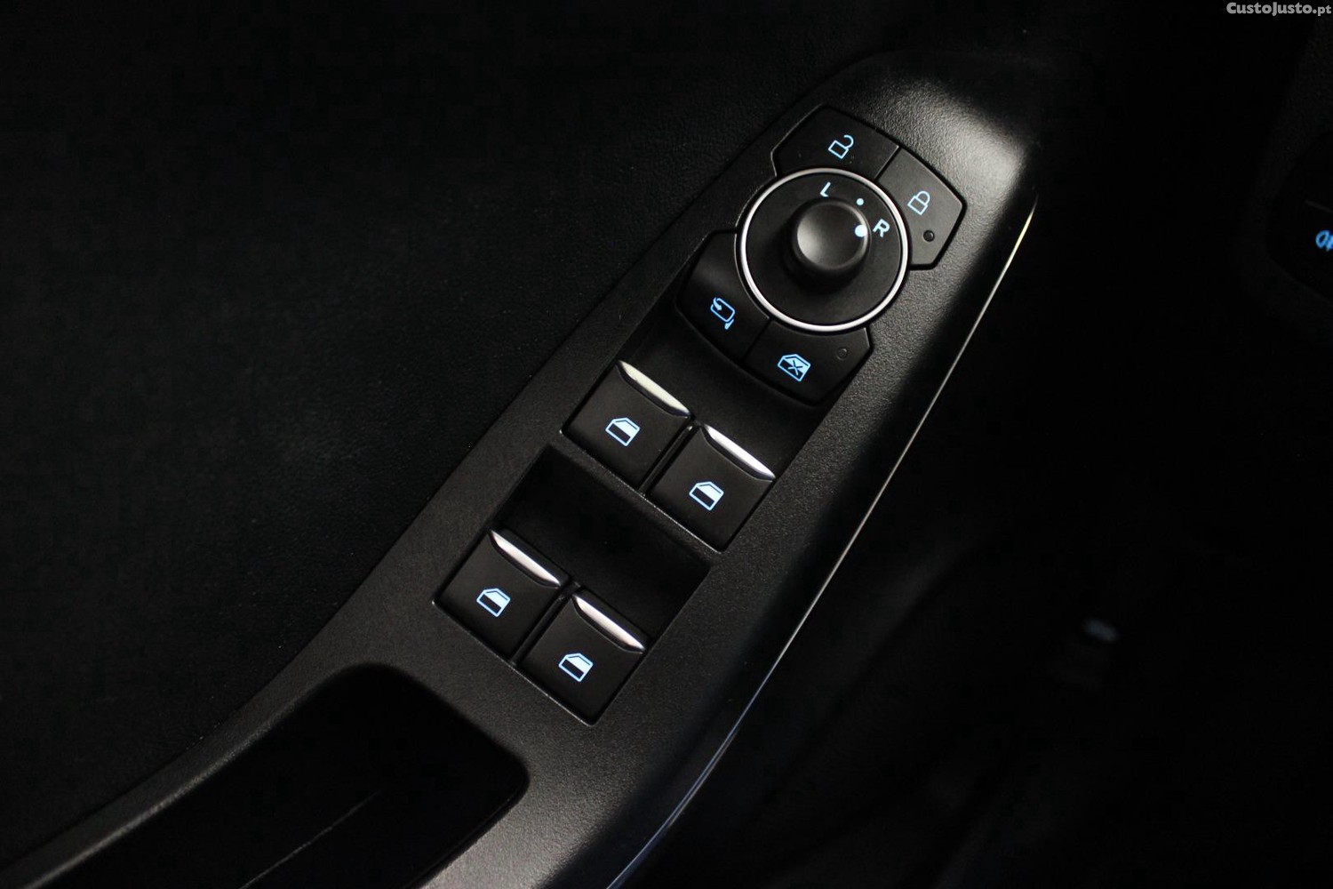 Ford Puma 1.0 ECOBOOST TITANIUM DESIGN — fotografia 12