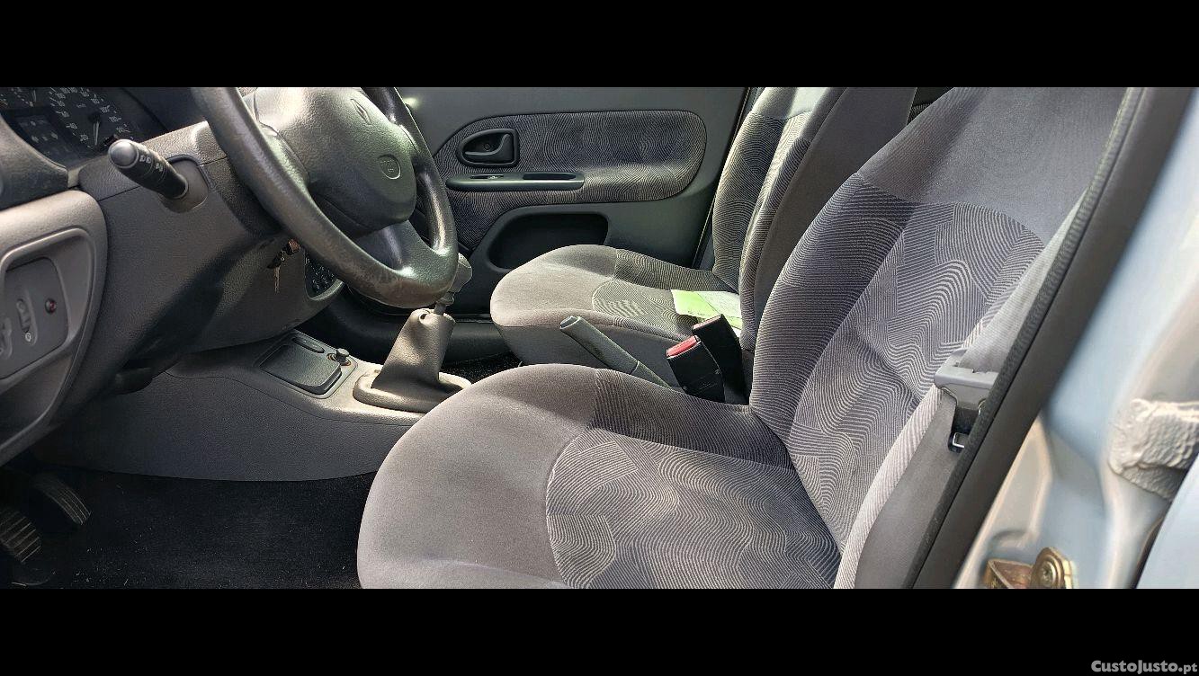 Renault Clio 1.2 — fotografia 5