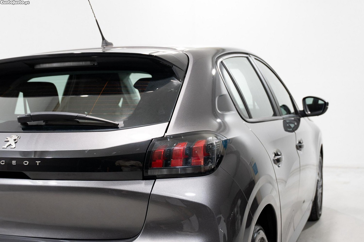 Peugeot 208 1.2 PureTech Active — fotografia 17
