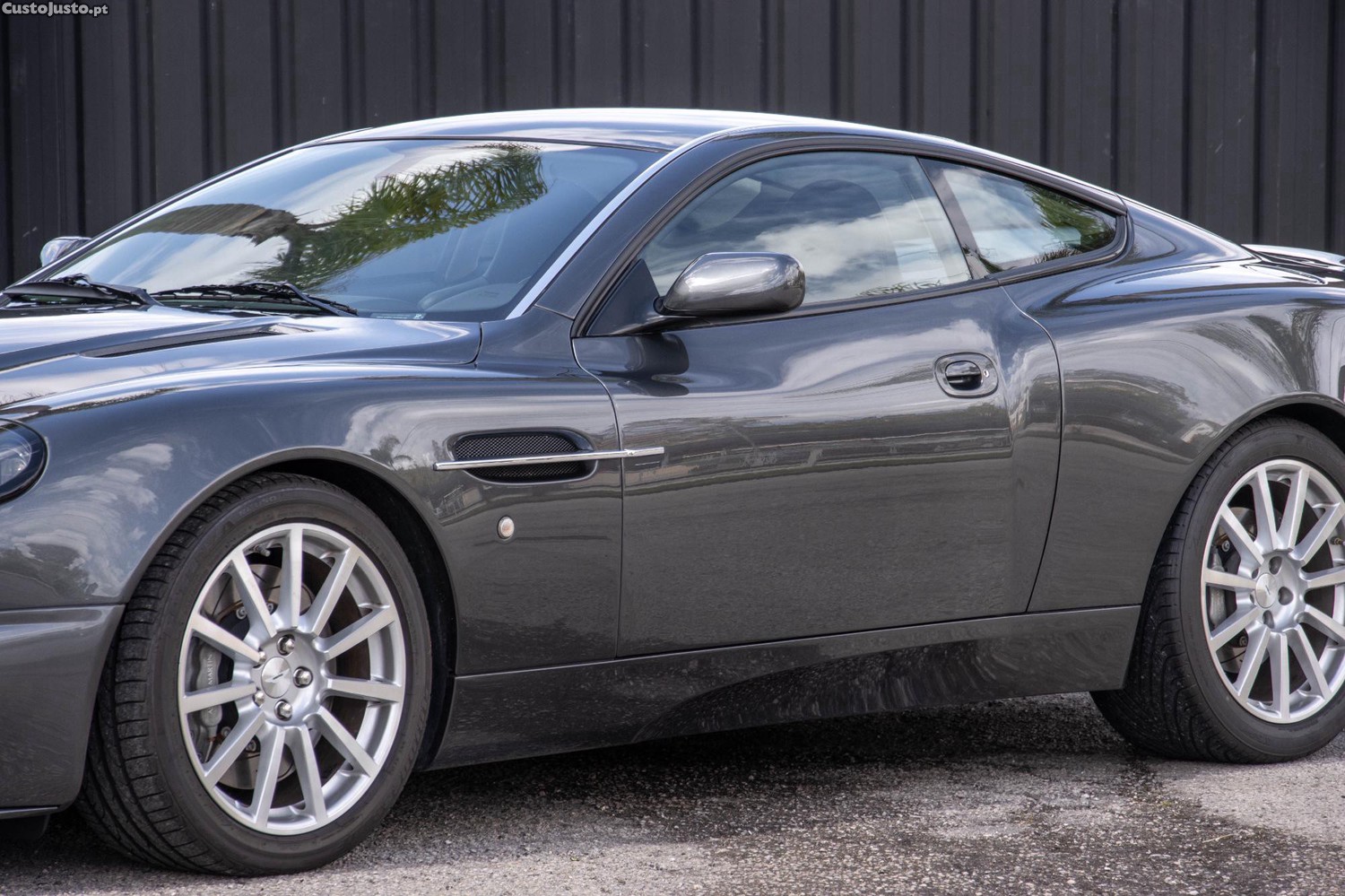 Aston Martin V12 Vanquish S — fotografia 28