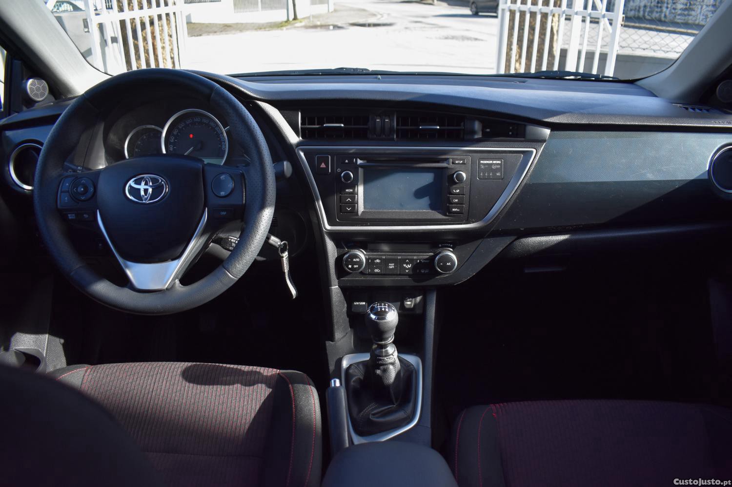 Toyota Auris 1.4 D-4D - 14 foto 5