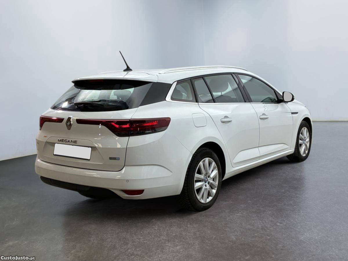 Renault Mégane Break E-Tech Plug in Business — fotografia 10
