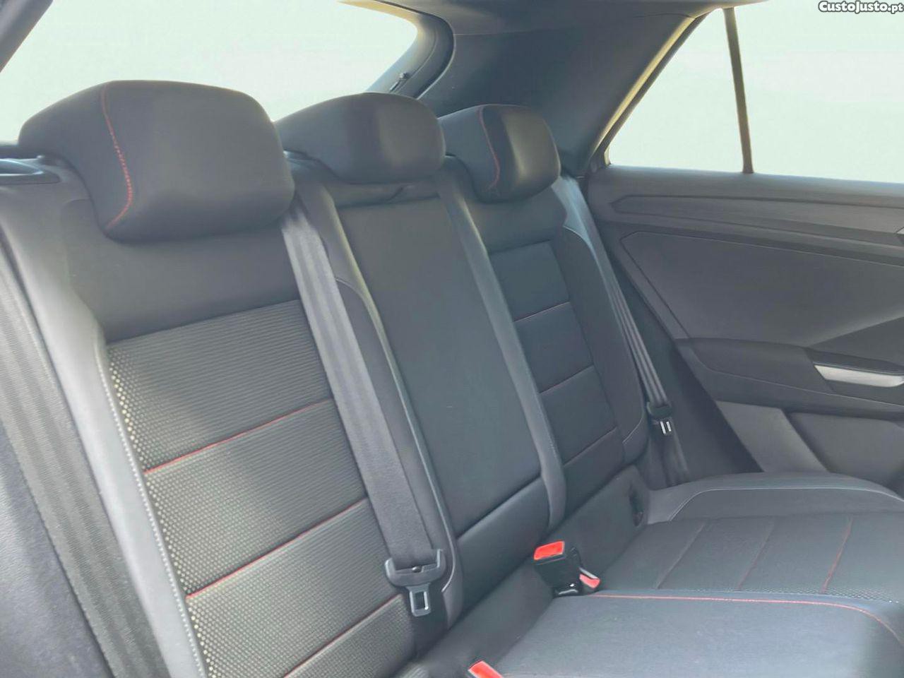Volkswagen T-Roc 1.5 TSI Sport DSG — fotografia 3