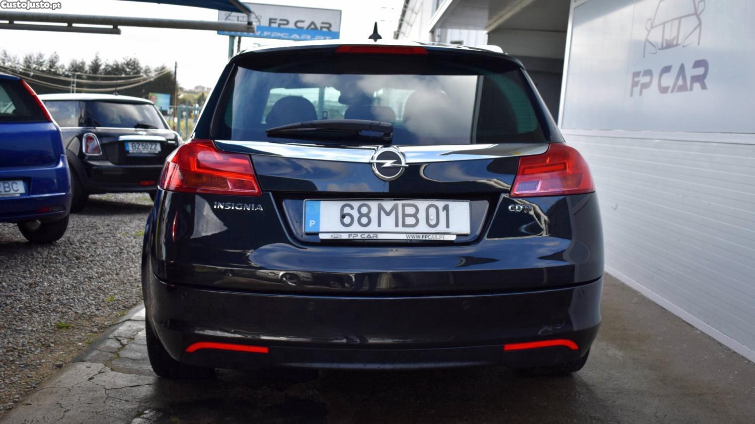 Opel Insignia Sport Tourer 2.0 CDT — fotografia 7