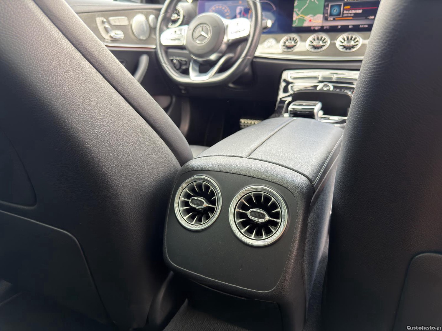 Mercedes-Benz E 220 d AMG Line — fotografia 6