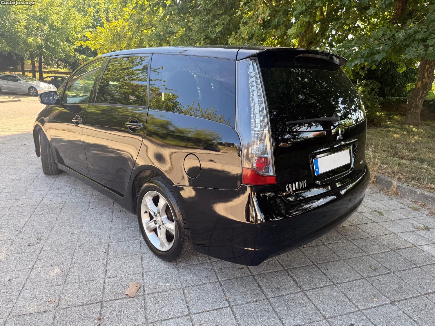 Mitsubishi Grandis 2.0 D-ID 136cv 7 Lugares iuc barato - 07 foto 2