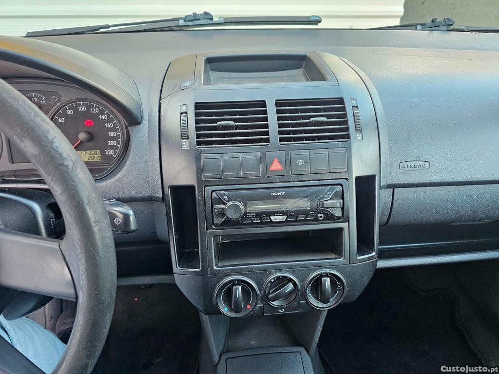 Volkswagen Polo 1.2i 12v 65cv 06/2002 — fotografia 3