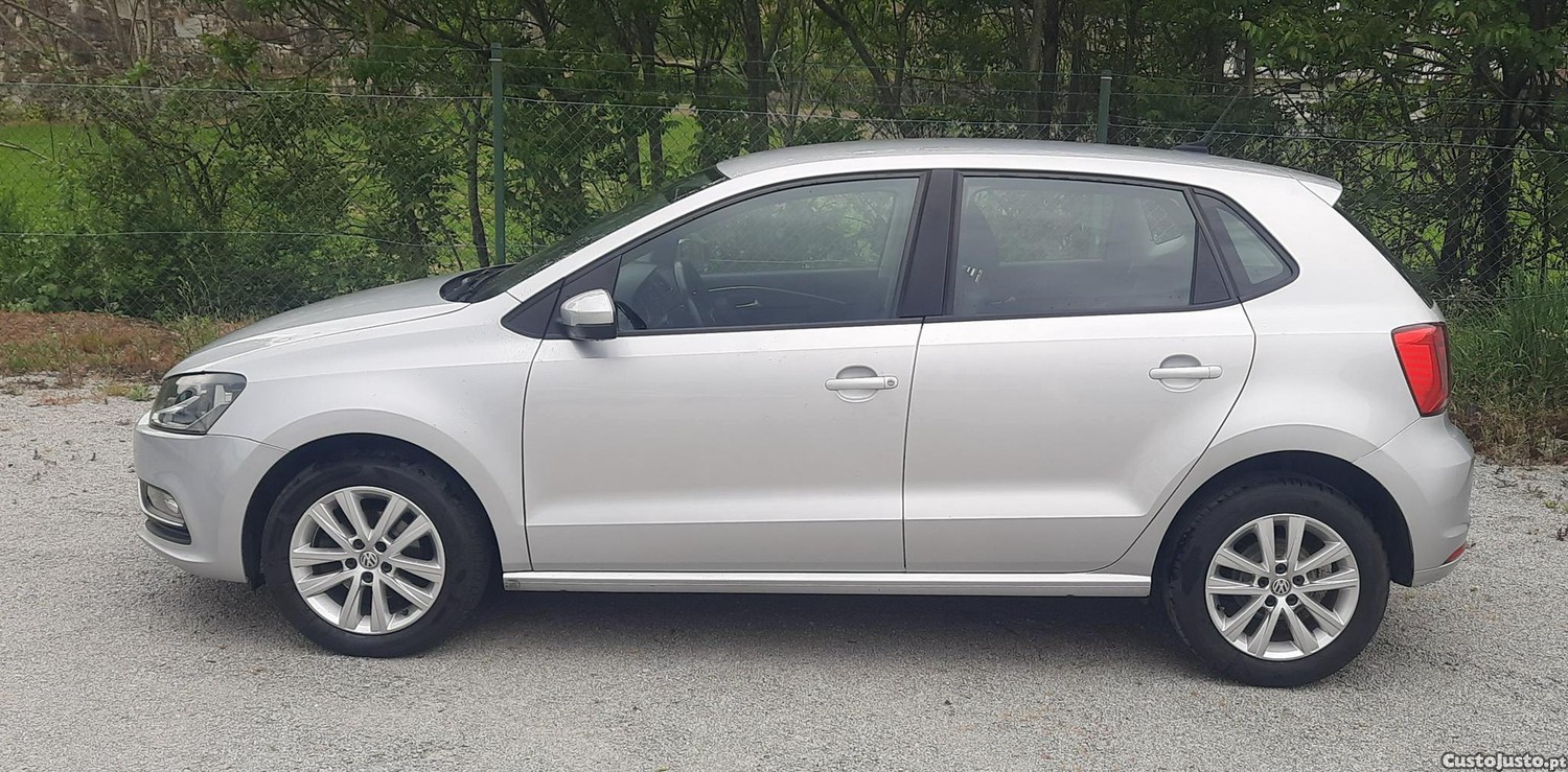 Volkswagen Polo Confortline — fotografia 8