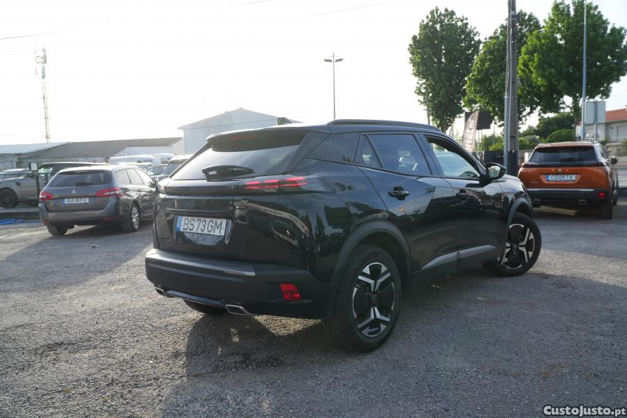 Peugeot 2008 PureTech 130 EAT8 Al — fotografia 13