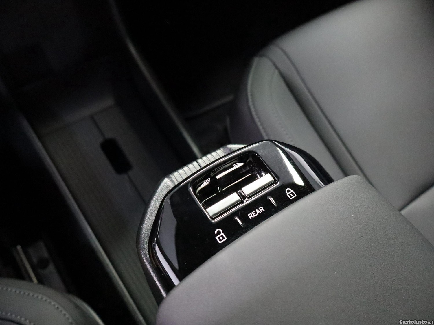 Volvo EX 30 69 kWh Single Motor Extended Range Plus — fotografia 11