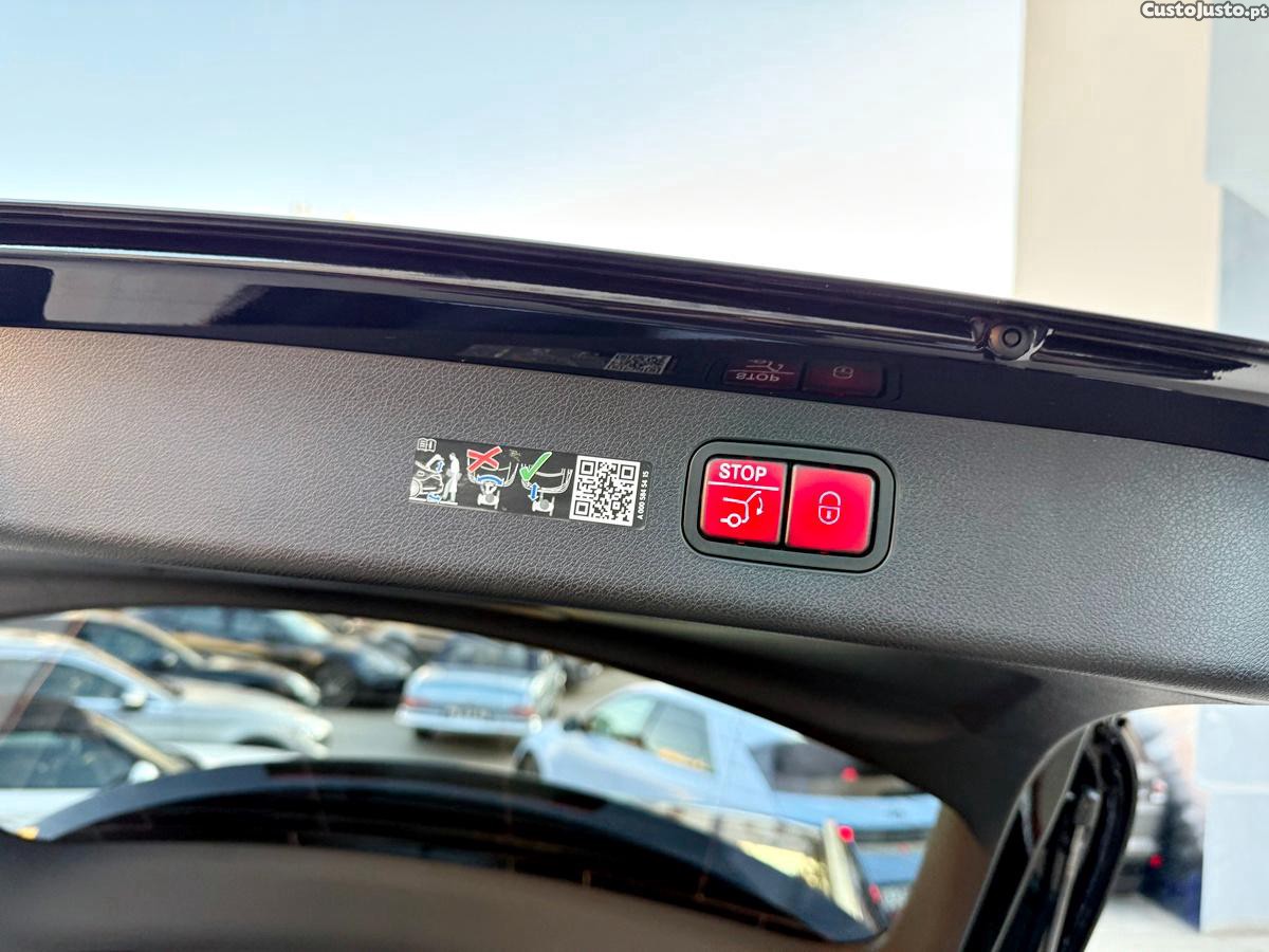 Mercedes-Benz E 300 AMG Package Plug-In Hybrid — fotografia 19
