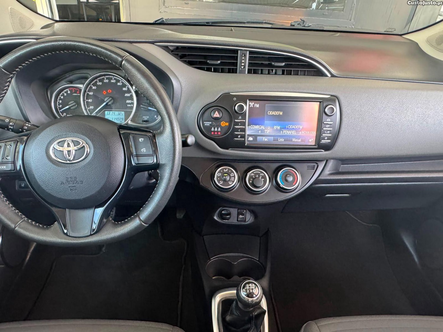 Toyota Yaris 1.0 VVT-I — fotografia 5