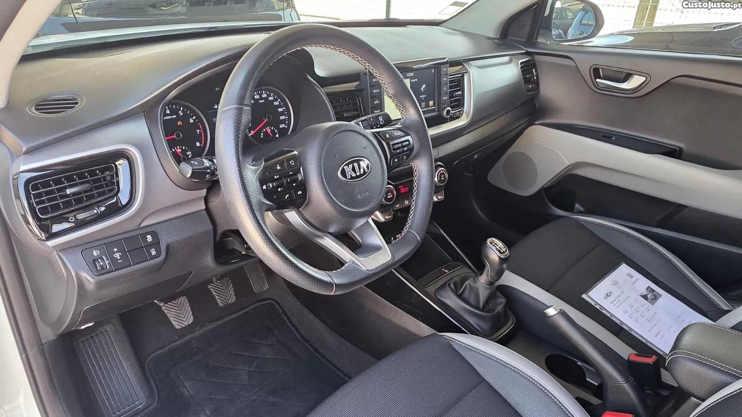 Kia Stonic 1.0 t-gdi - 120 cv — fotografia 9