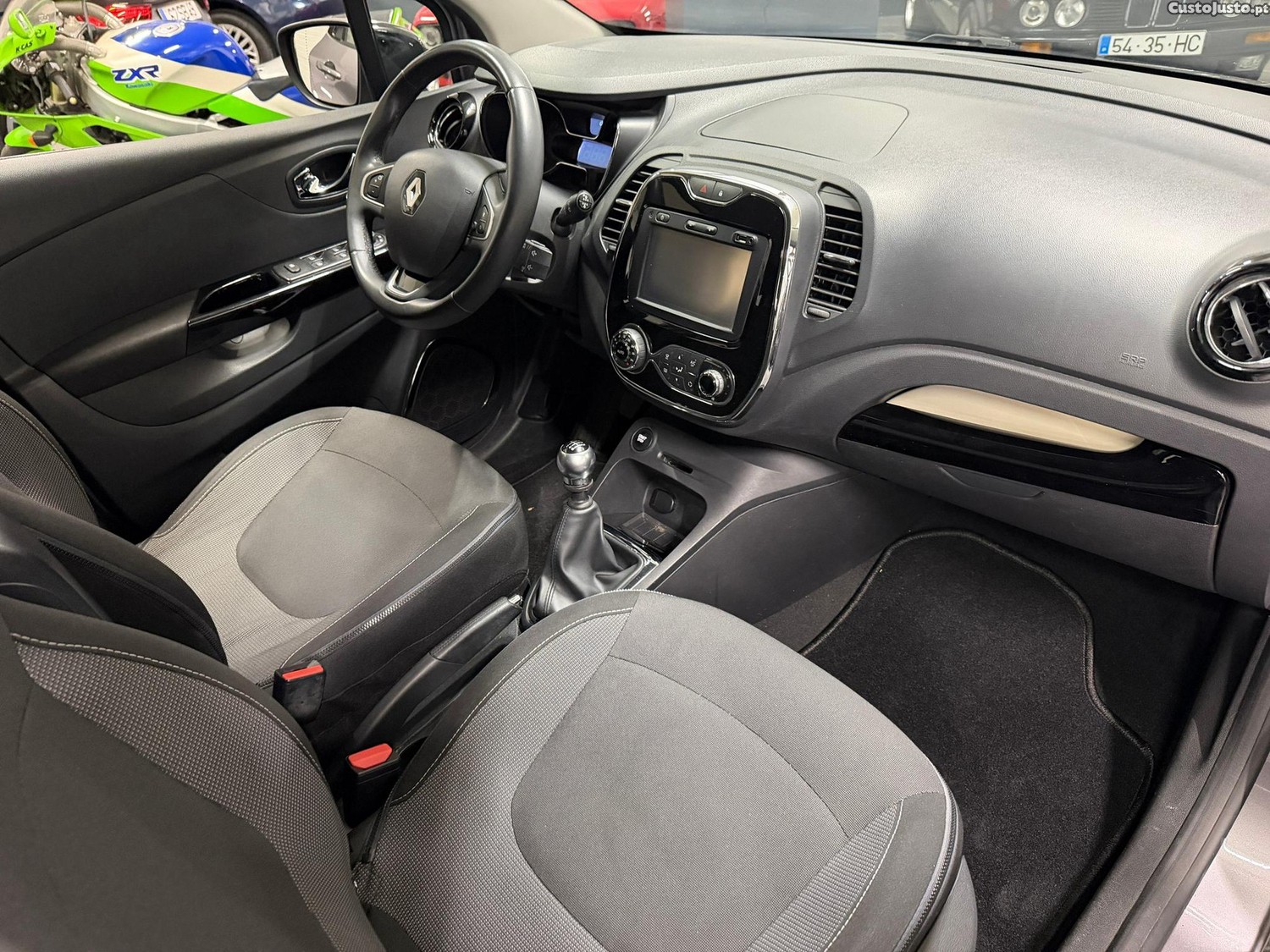 Renault Captur 1.5 dCi Exclusive — fotografia 7