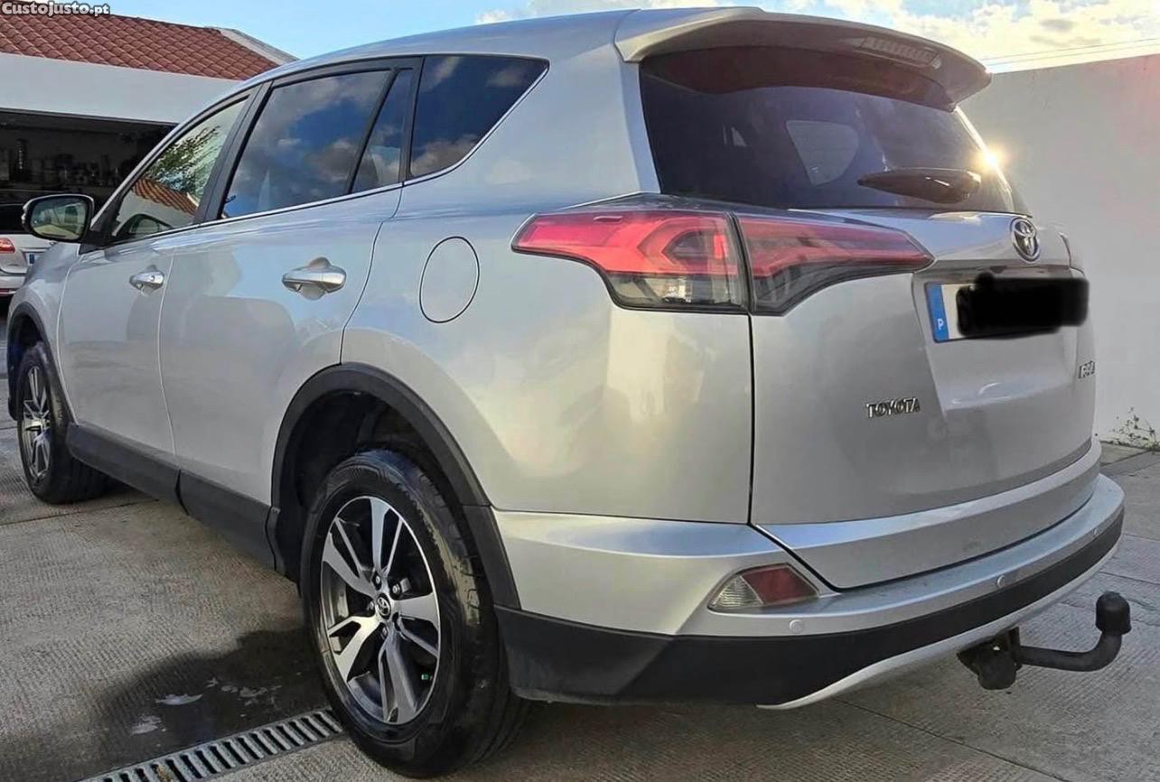Toyota RAV4 4 — fotografia 3