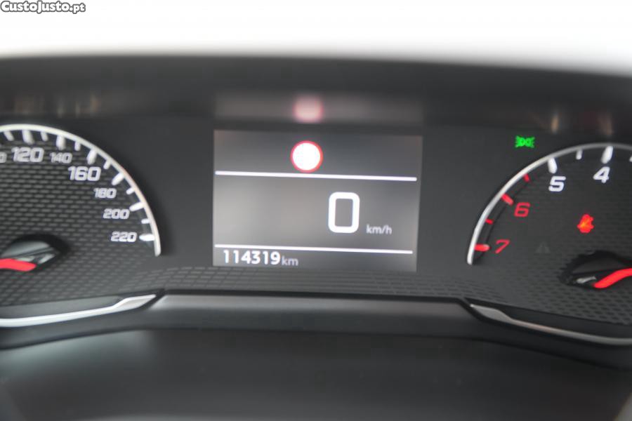 Peugeot 208 1.2 PureTech Active — fotografia 3