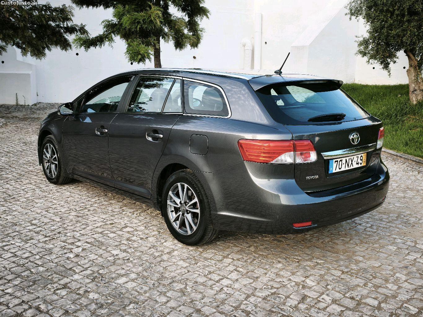 Toyota Avensis SW 2.0 D-4D 124cv — fotografia 9