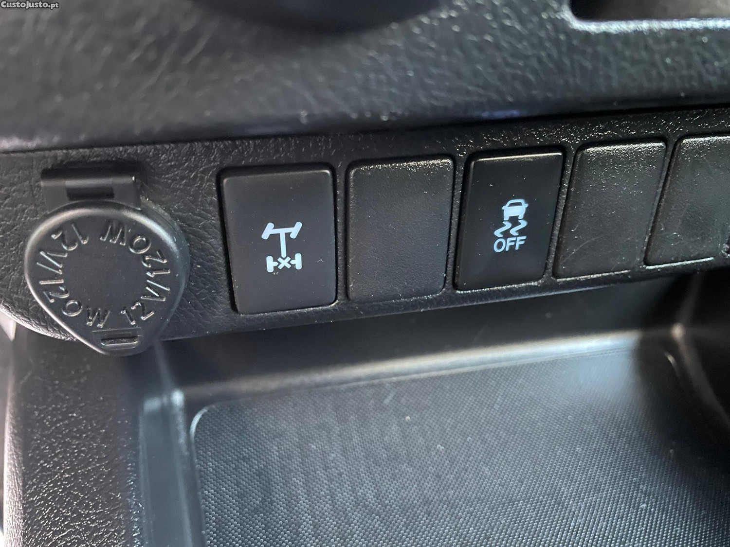 Toyota Hilux 2.4 D-4D 4WD CD CM — fotografia 7