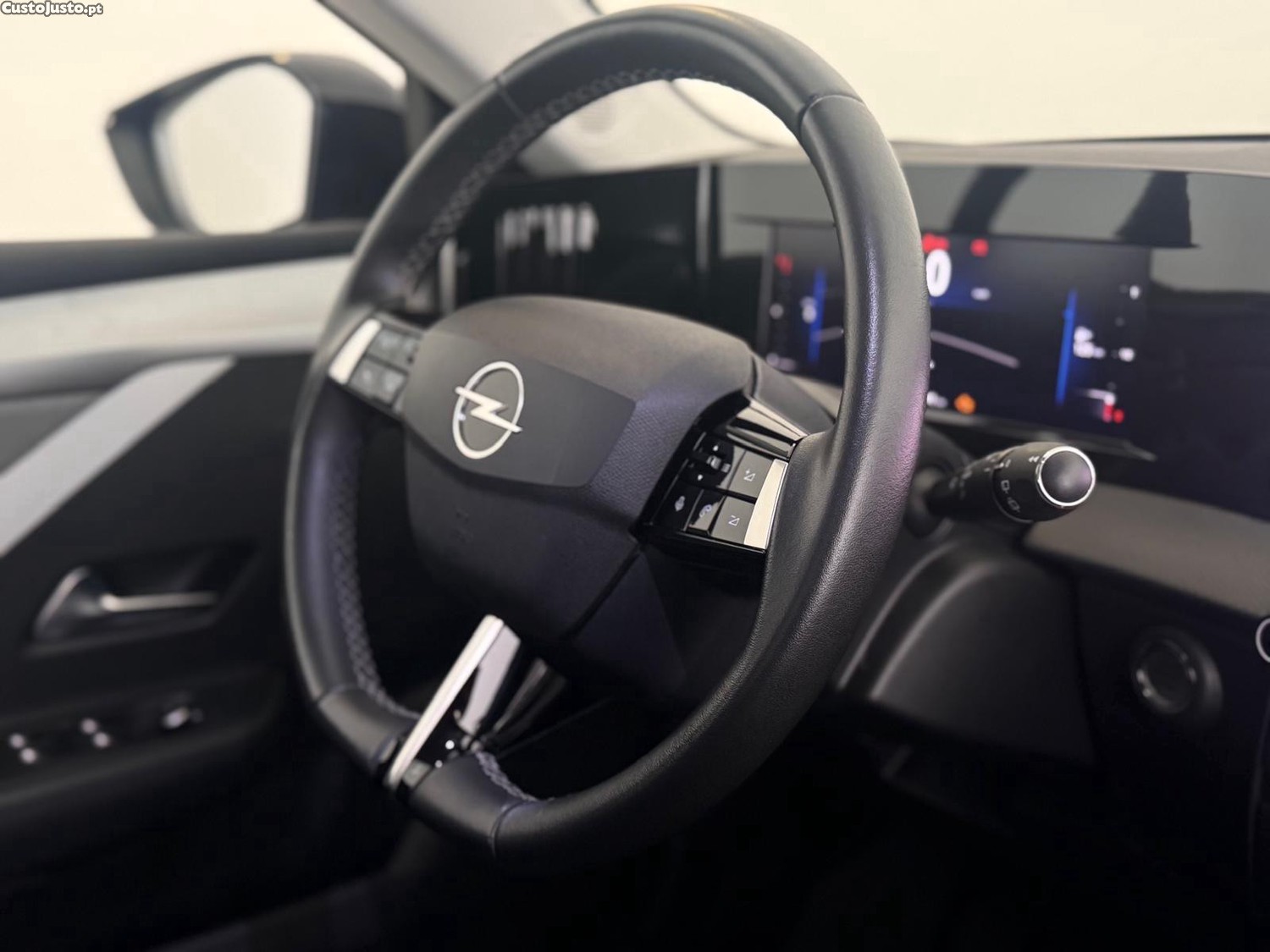 Opel Astra 1.2 T Edition — fotografia 13
