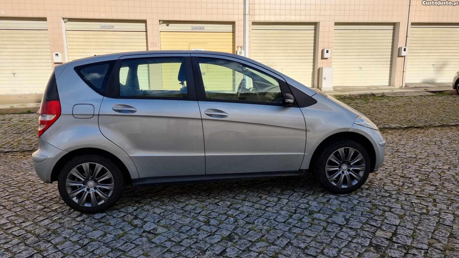 Mercedes-Benz A 150 Elegance muito novo — fotografia 10
