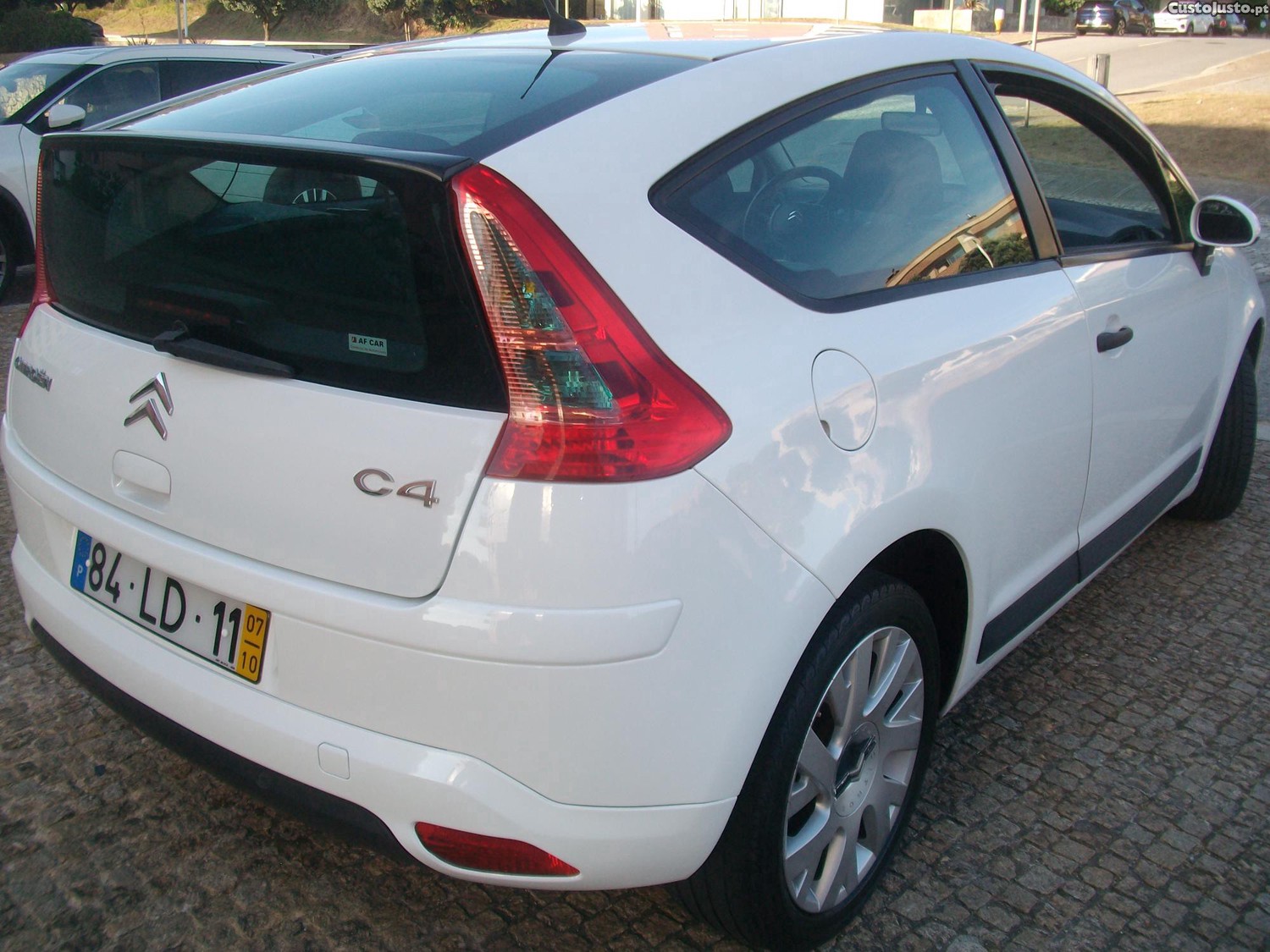 Citroën C4 1.6 HDI Coupe — fotografia 13