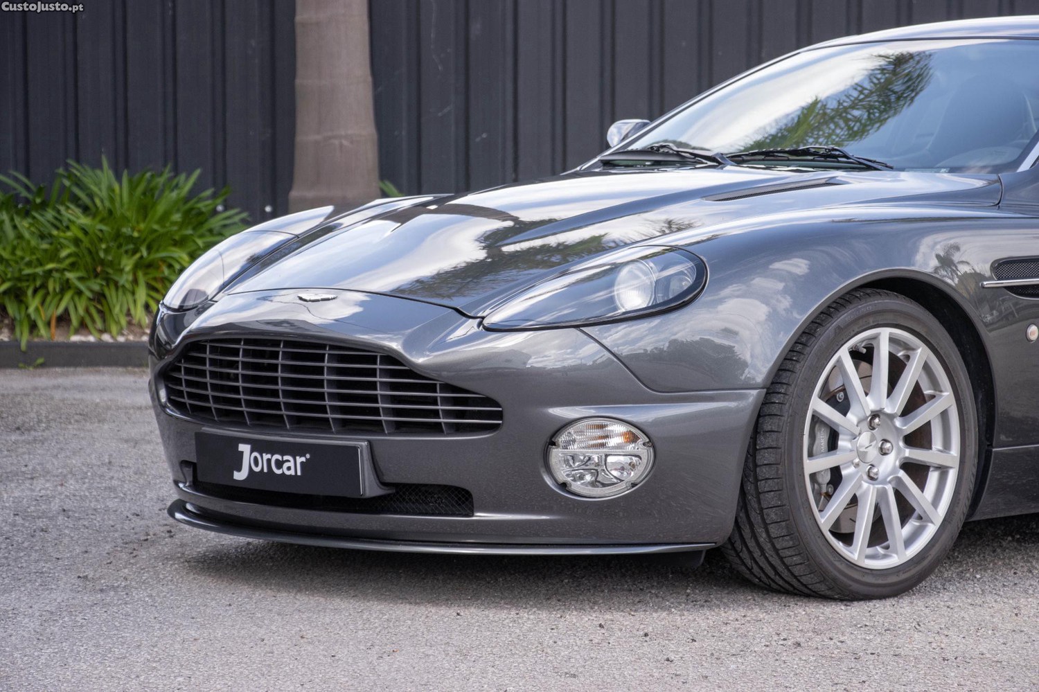 Aston Martin V12 Vanquish S — fotografia 25