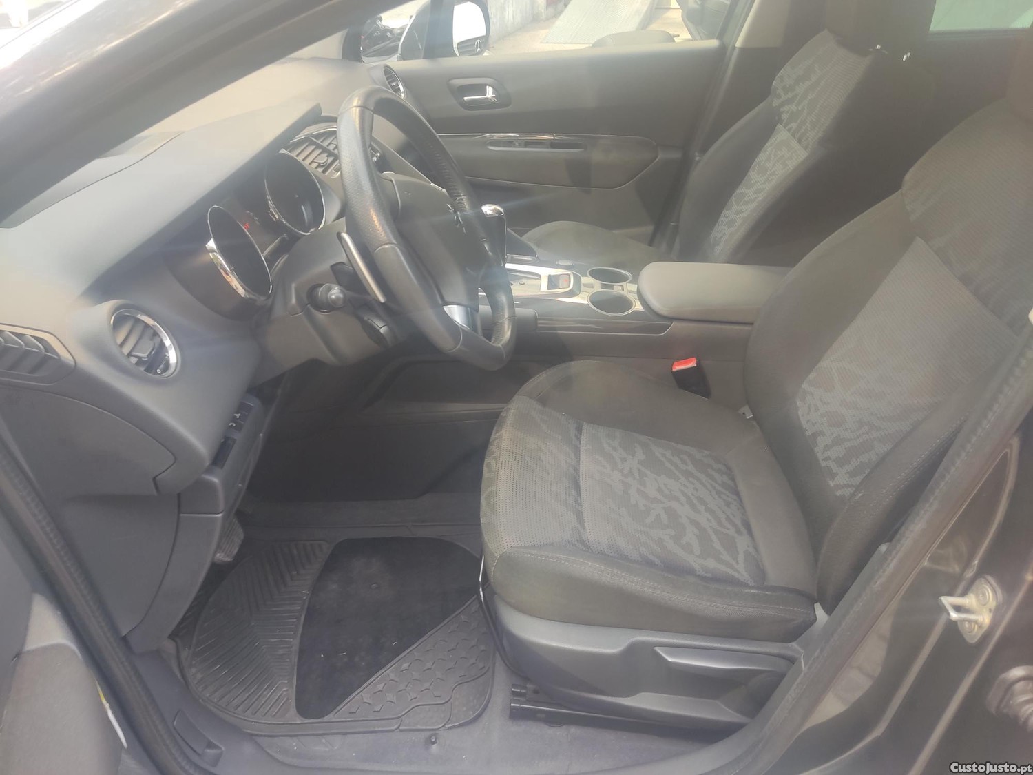 Peugeot 3008 1.6 HDI Caixa automática — fotografia 6
