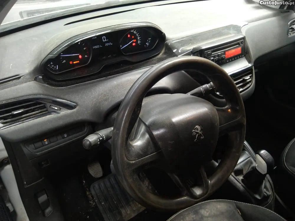 Peugeot 208 1.6 BlueHDi 100 (73 kW / 100 cv) [01.2015 - 12.2019] - 16 — photo 4