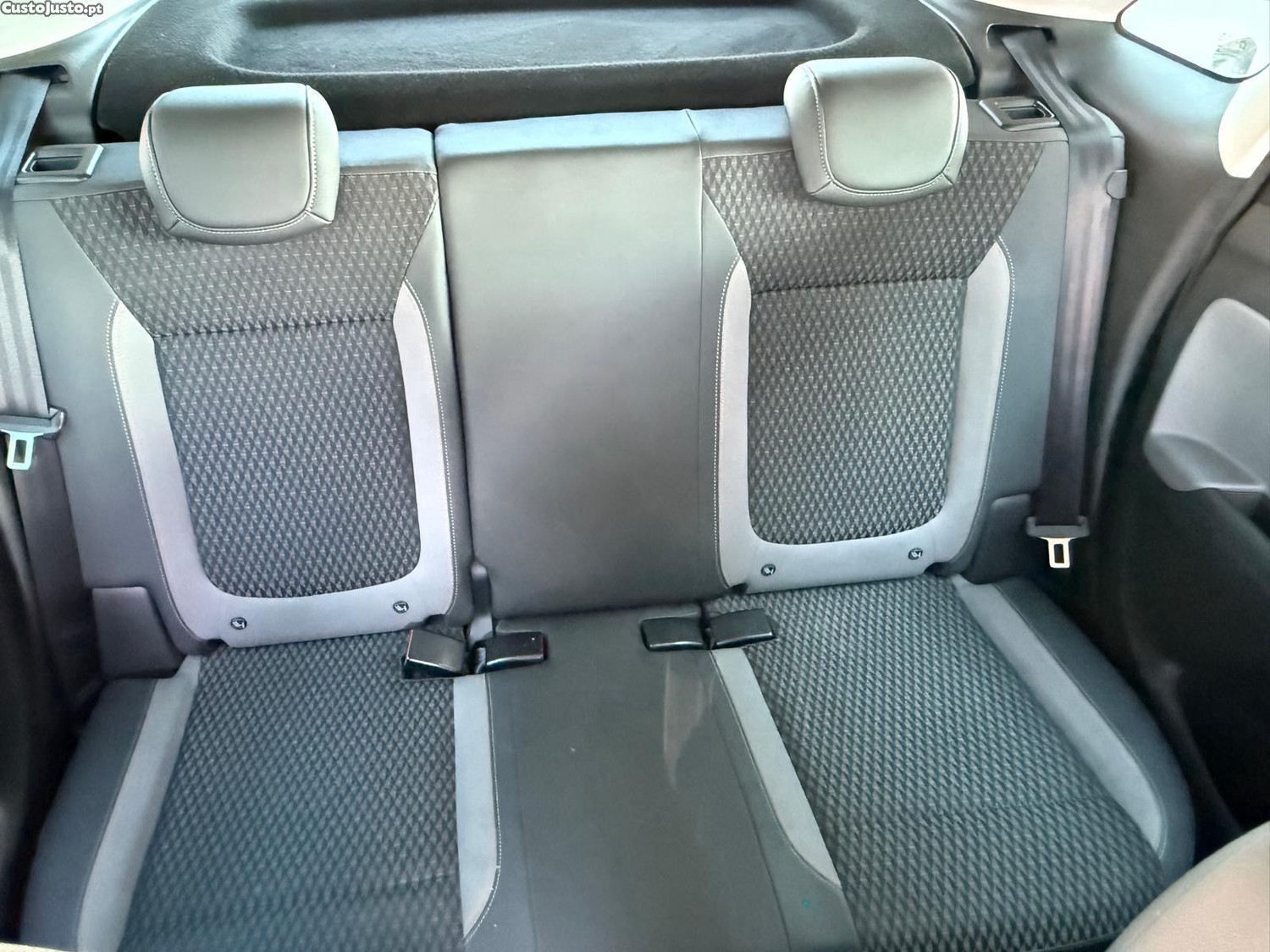 Opel Crossland X 1.2 Business Edition — fotografia 2