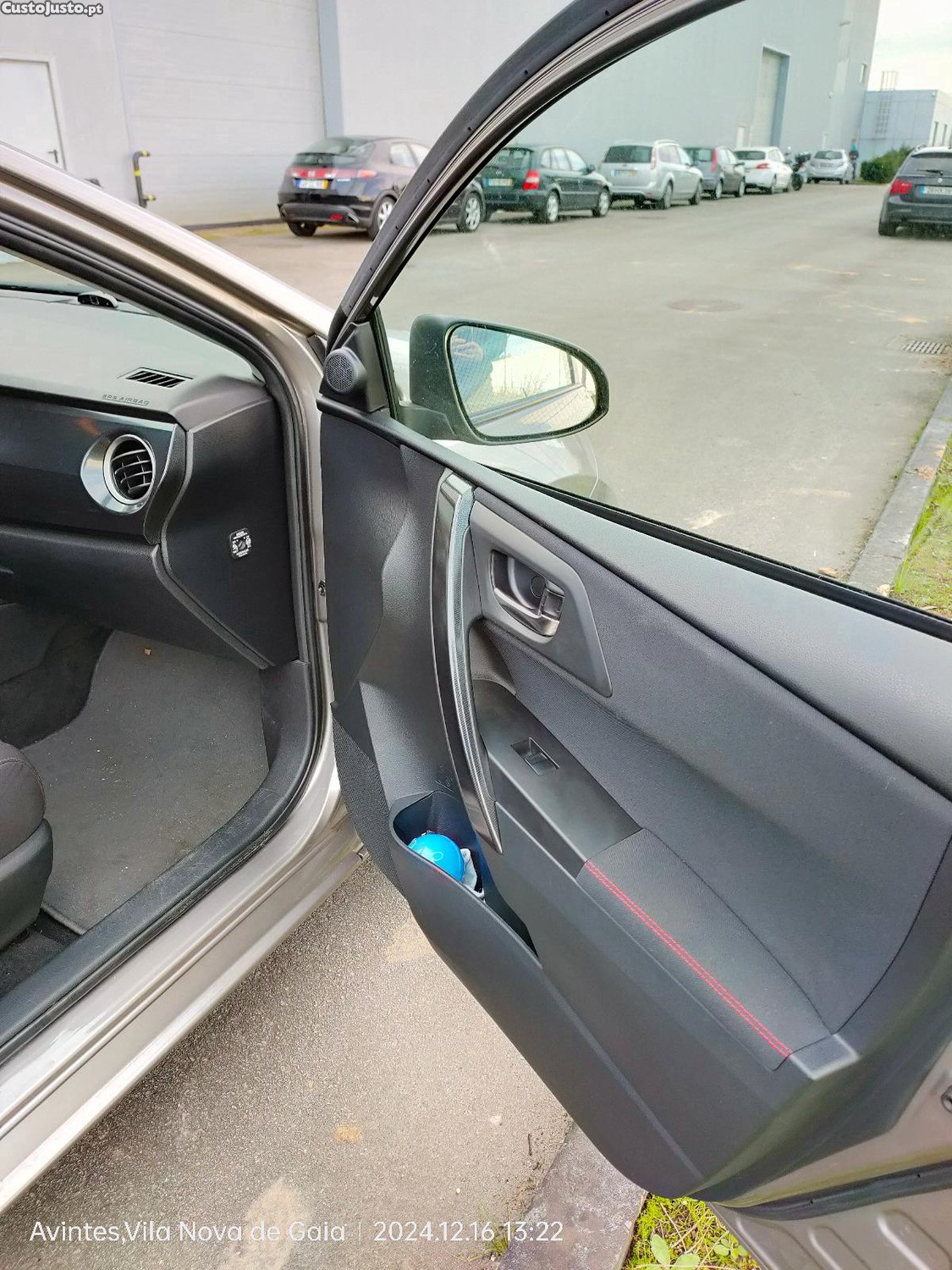 Toyota Auris 1.4 D-4D — fotografia 4