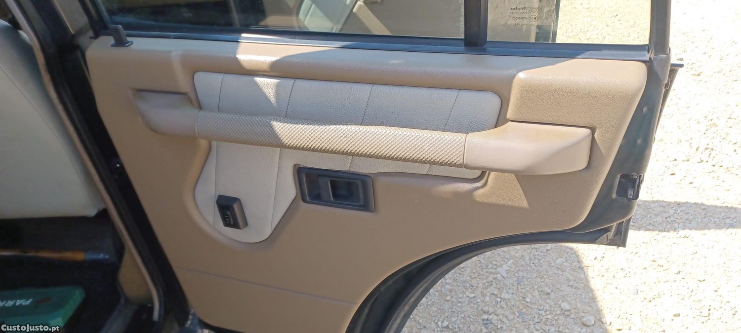 Land Rover Discovery 300 tdi 5 portas — fotografia 3