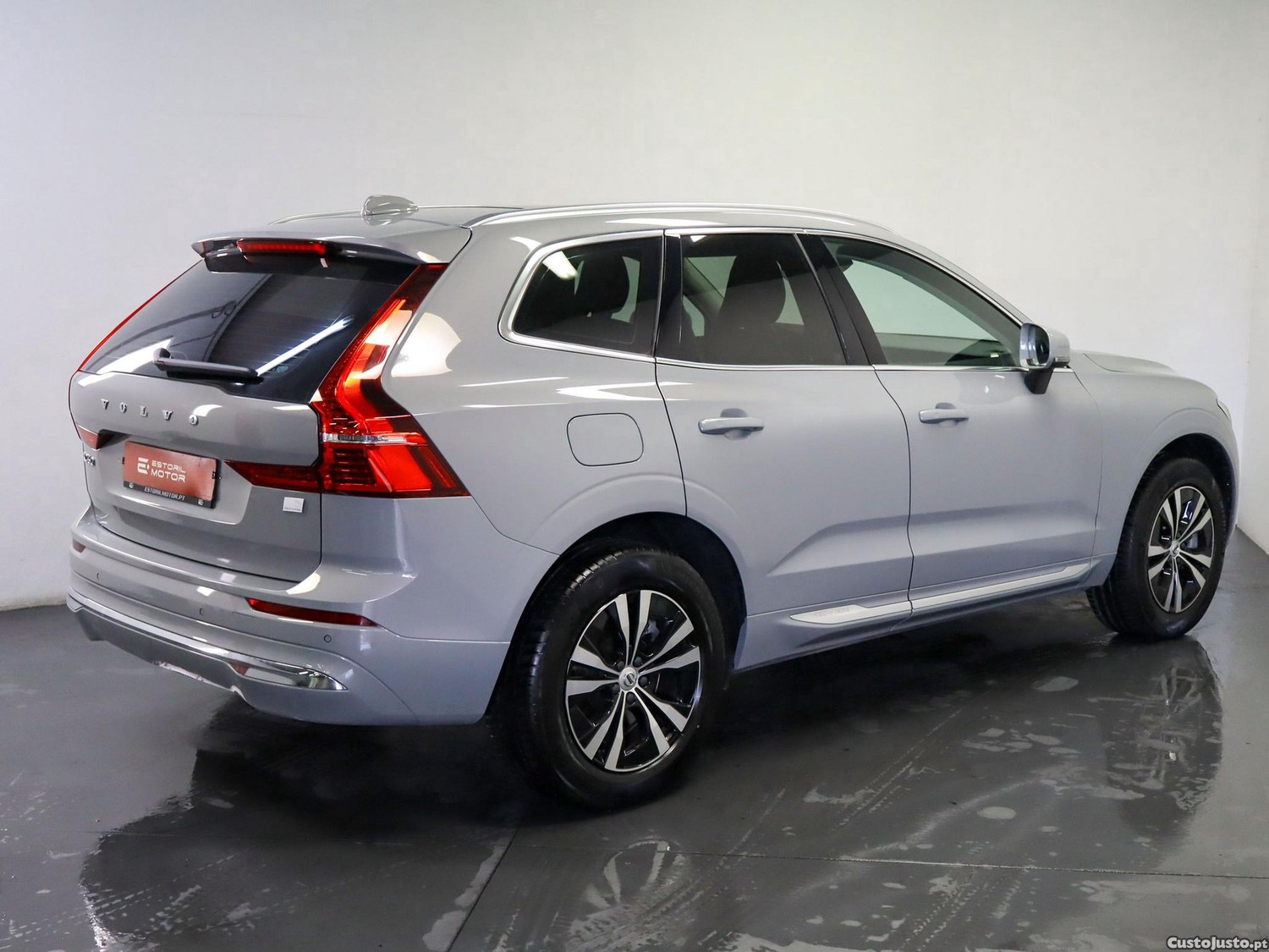 Volvo XC 60 2.0 T6 PHEV Core AWD — fotografia 23