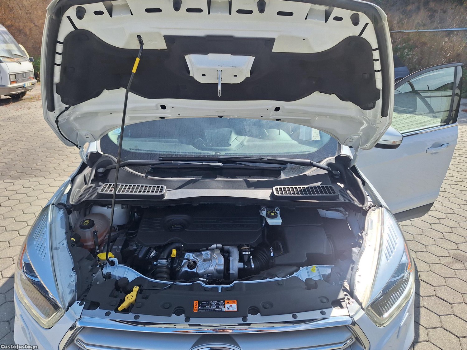 Ford Kuga 1.5 diesel 120cv — fotografia 2