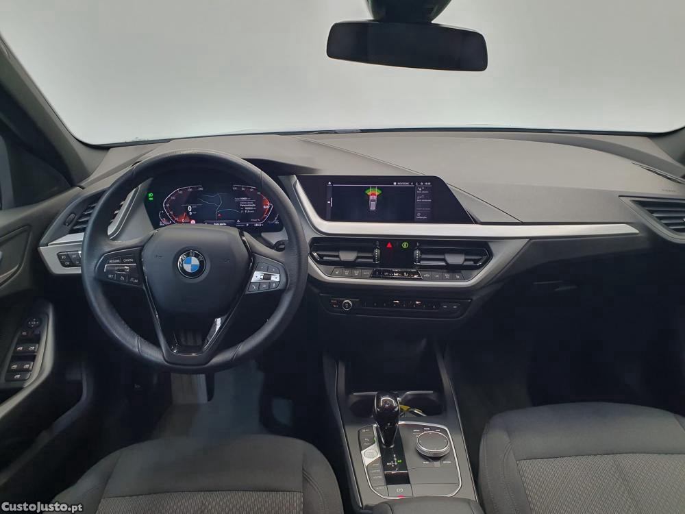BMW 116 d Advantage Auto — fotografia 19