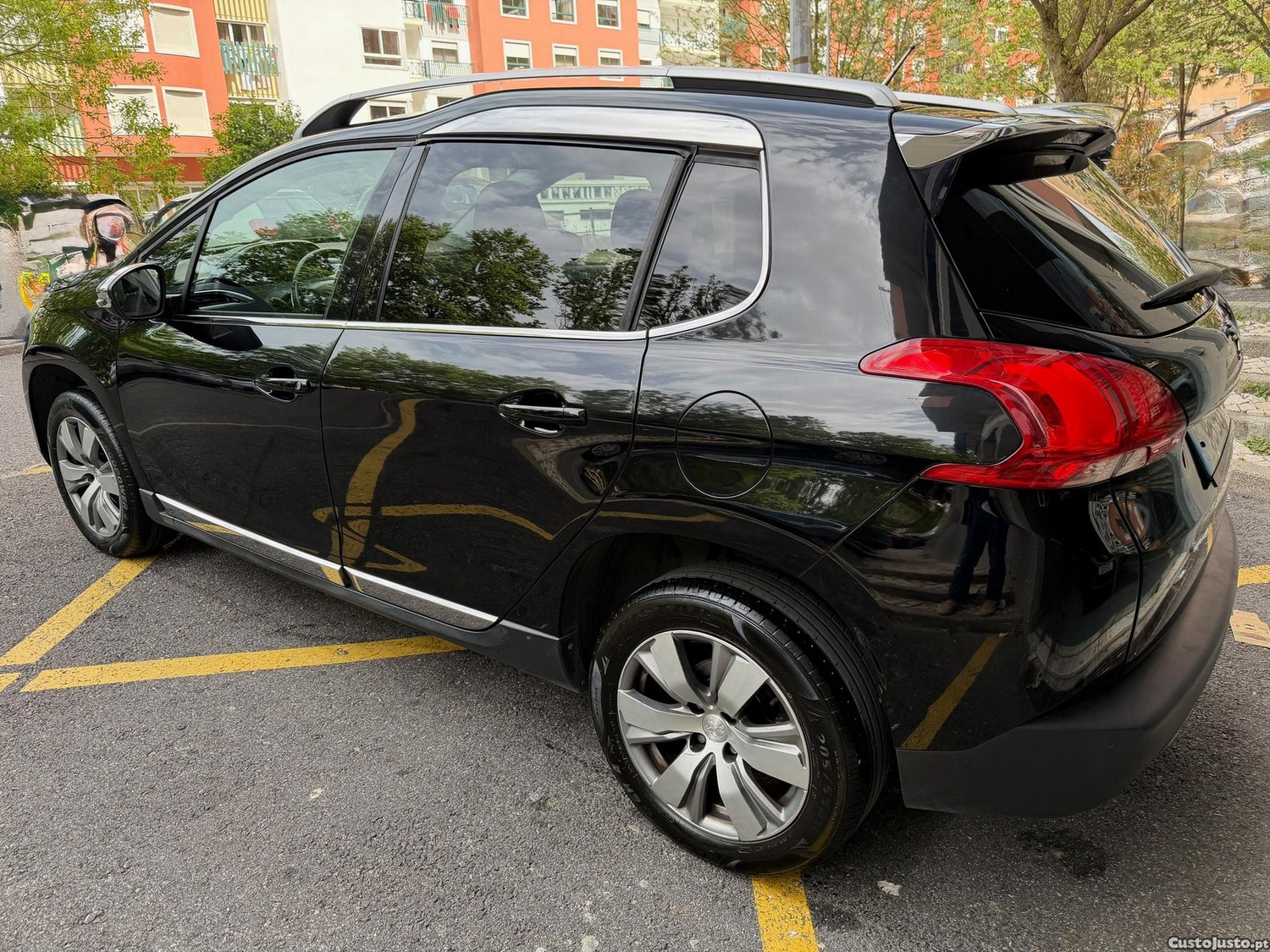 Peugeot 2008 1.6 e-HDi Allure 2-Tronic — fotografia 10