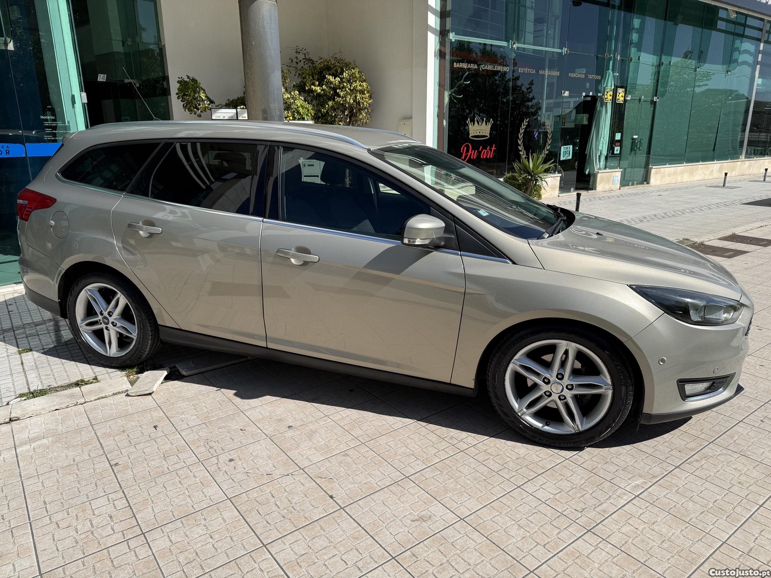 Ford Focus SW — fotografia 9
