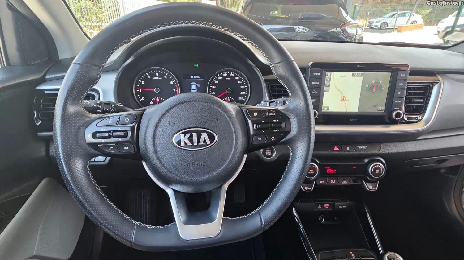 Kia Stonic 1.0 t-gdi - 120 cv — fotografia 7