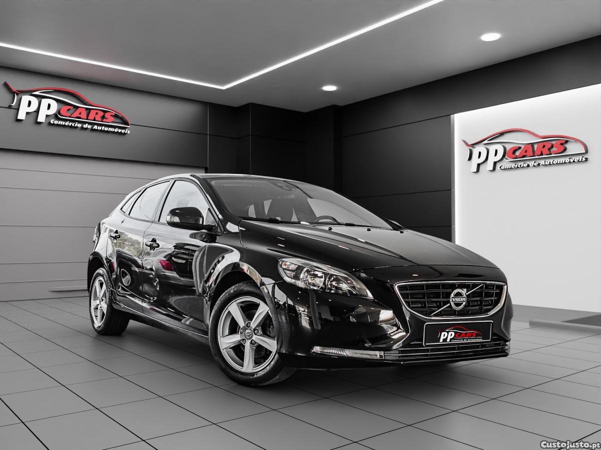Volvo V40 2.0 D2 Momentum NACI — fotografia 18