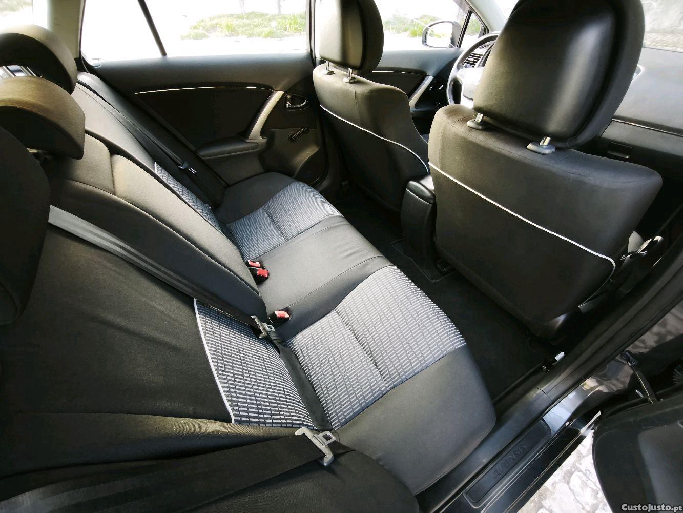 Toyota Avensis SW 2.0 D-4D 124cv — fotografia 6