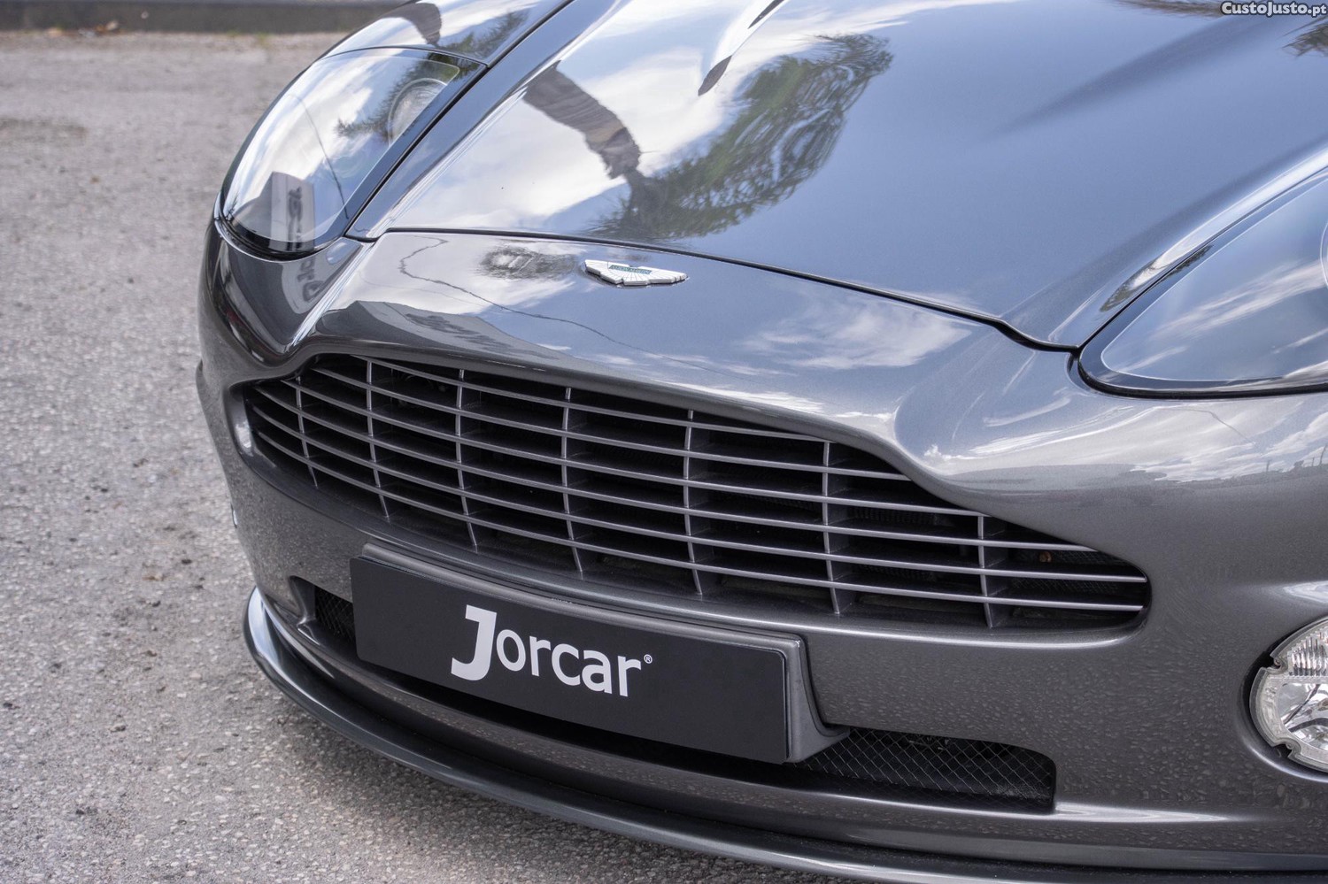 Aston Martin V12 Vanquish S — fotografia 22