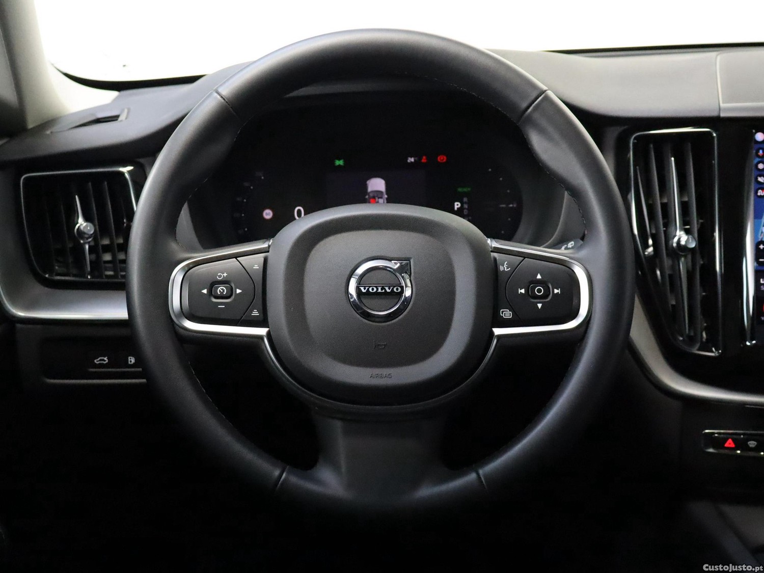 Volvo XC 60 2.0 T6 PHEV Core AWD — fotografia 13