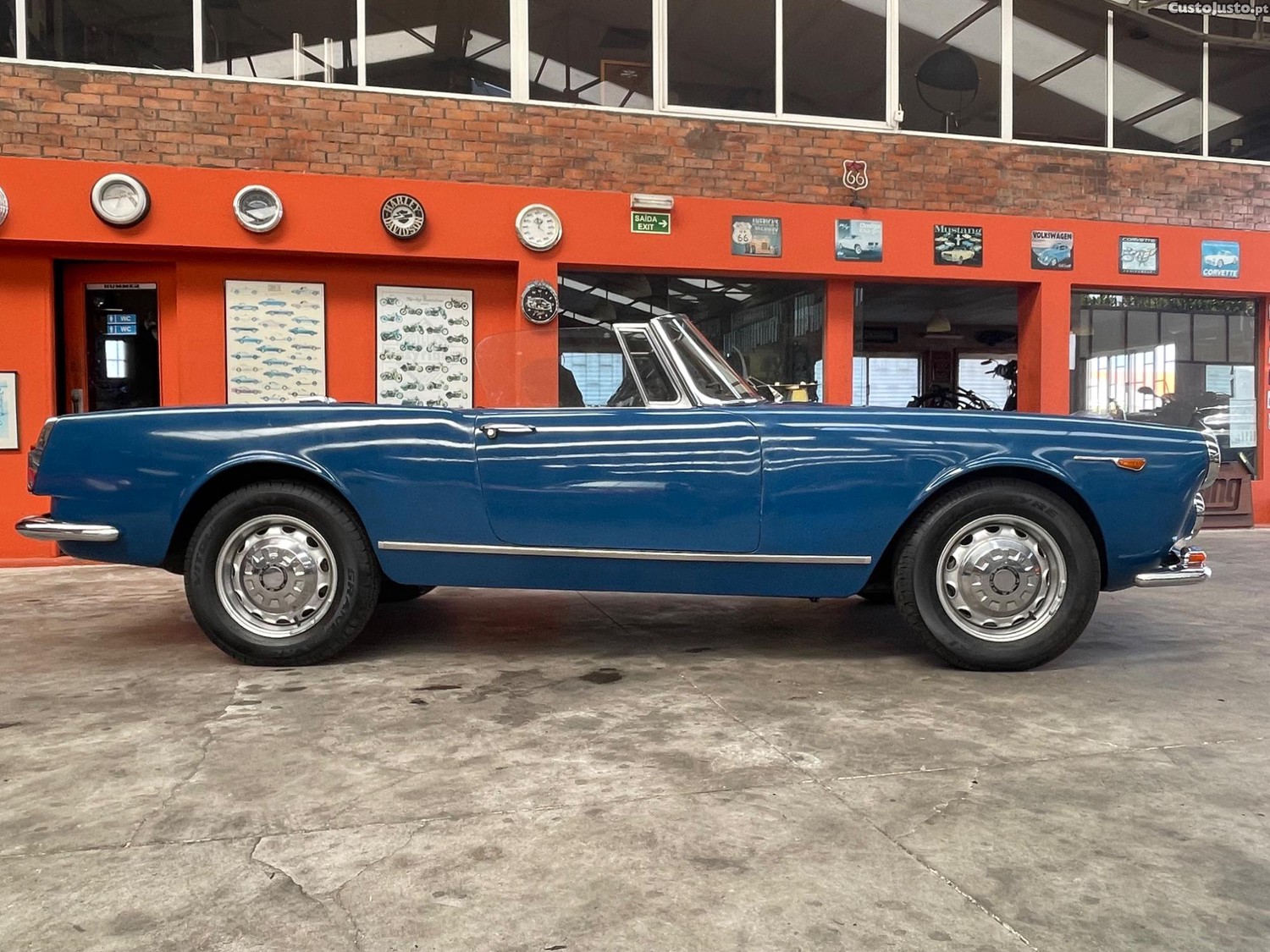 Alfa Romeo Spider 2600 touring — fotografia 3