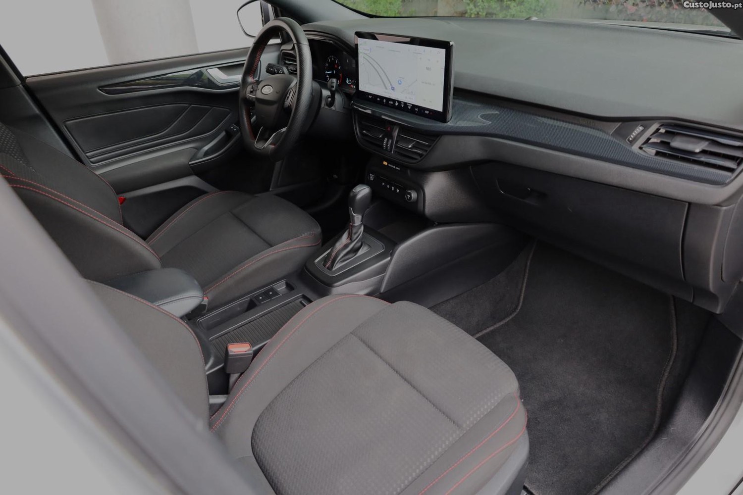 Ford Focus 1.0 EcoBoost MHEV ST-Line Aut. — fotografia 4